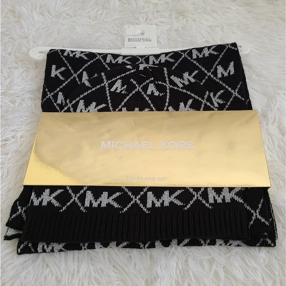 Michael Kors Black Diamond Metallic Logo Scarf Hat Set NWT - Picture 4 of 6